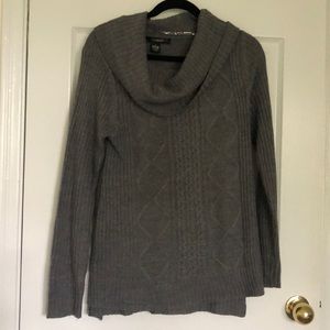 Scoop neck sweater